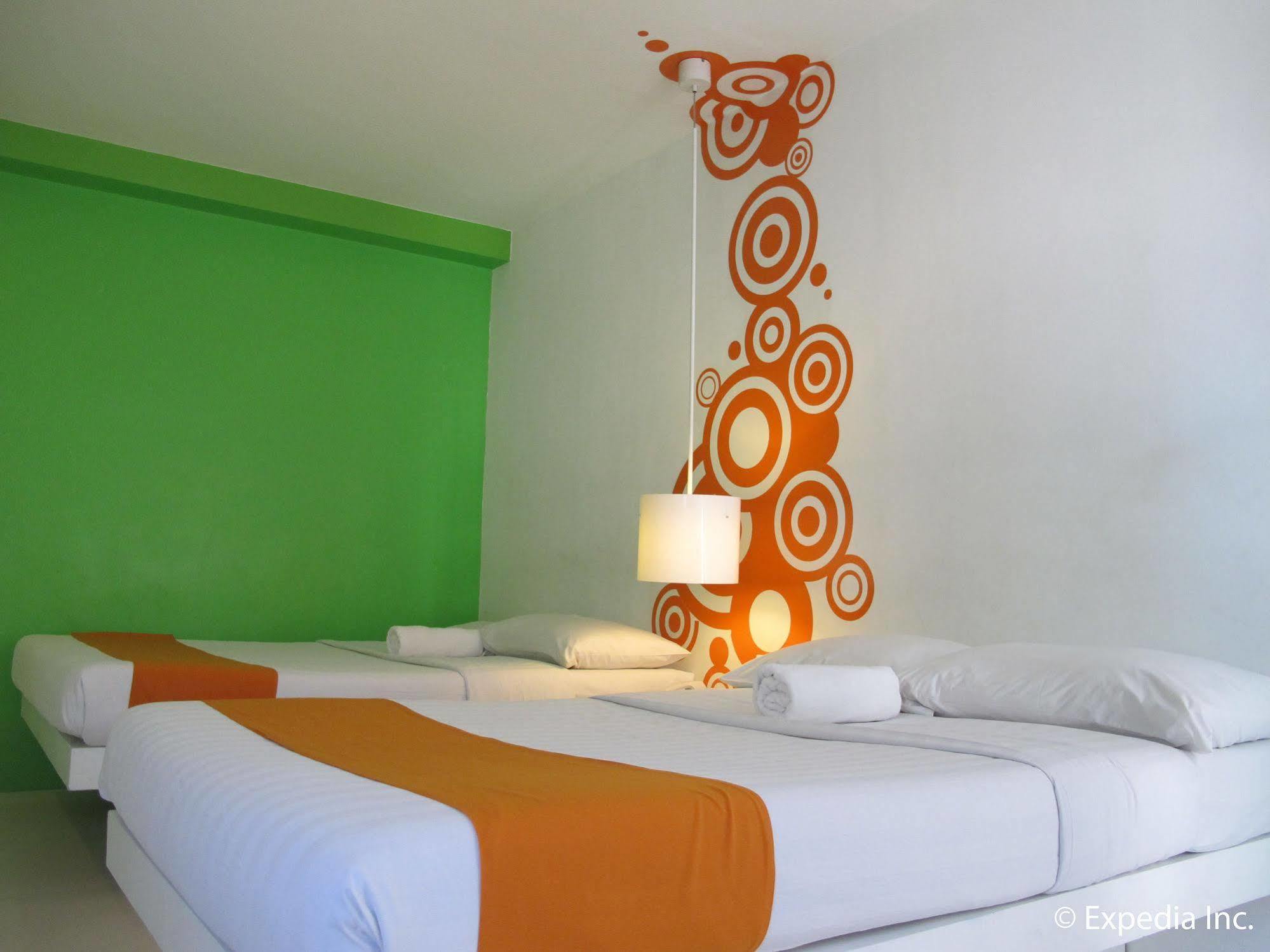 Islands Stay Hotels - Uptown Cebu Zewnętrze zdjęcie