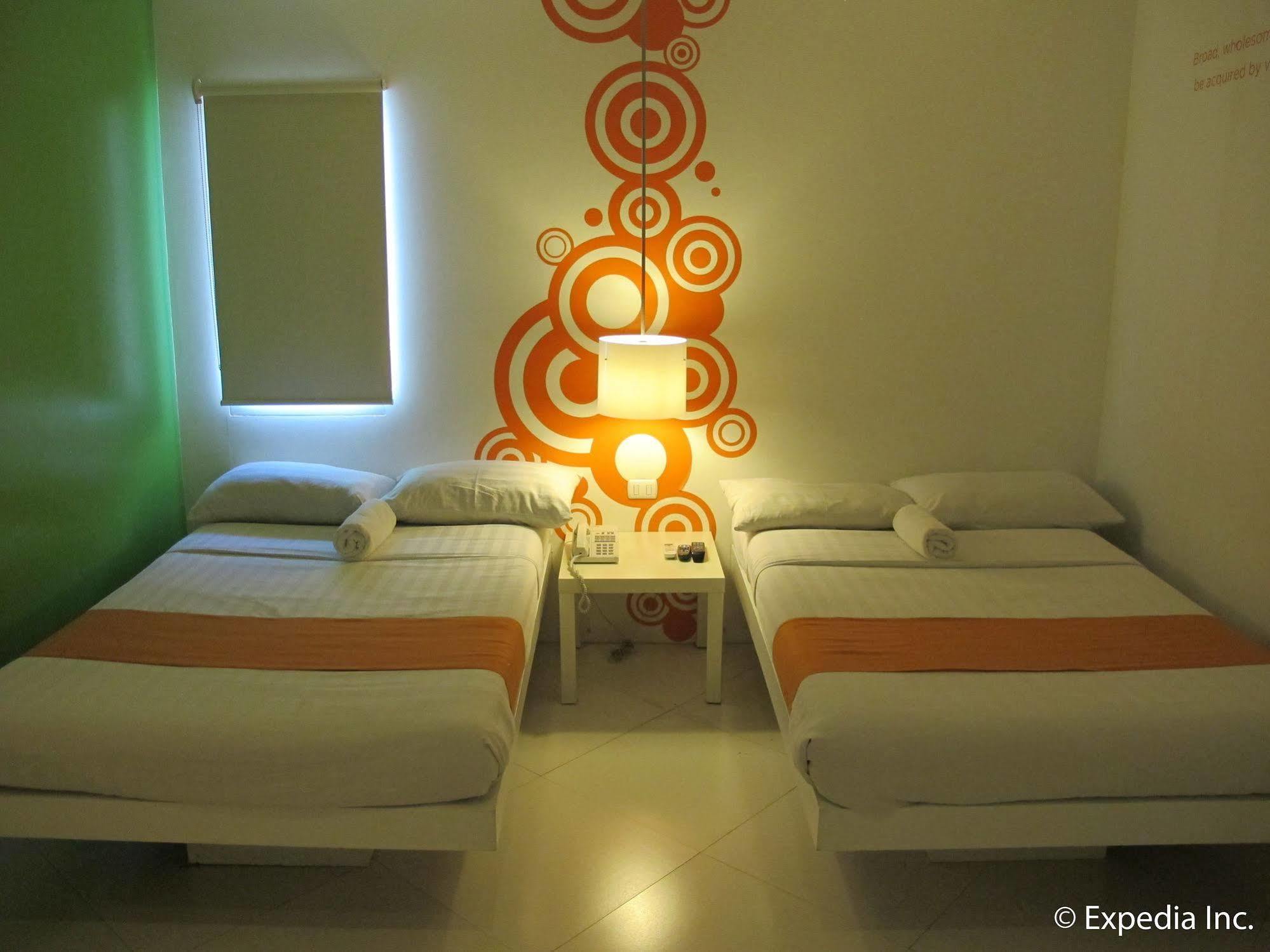 Islands Stay Hotels - Uptown Cebu Zewnętrze zdjęcie