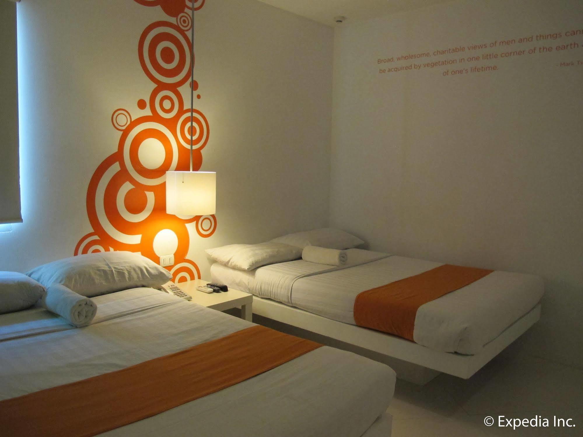 Islands Stay Hotels - Uptown Cebu Zewnętrze zdjęcie