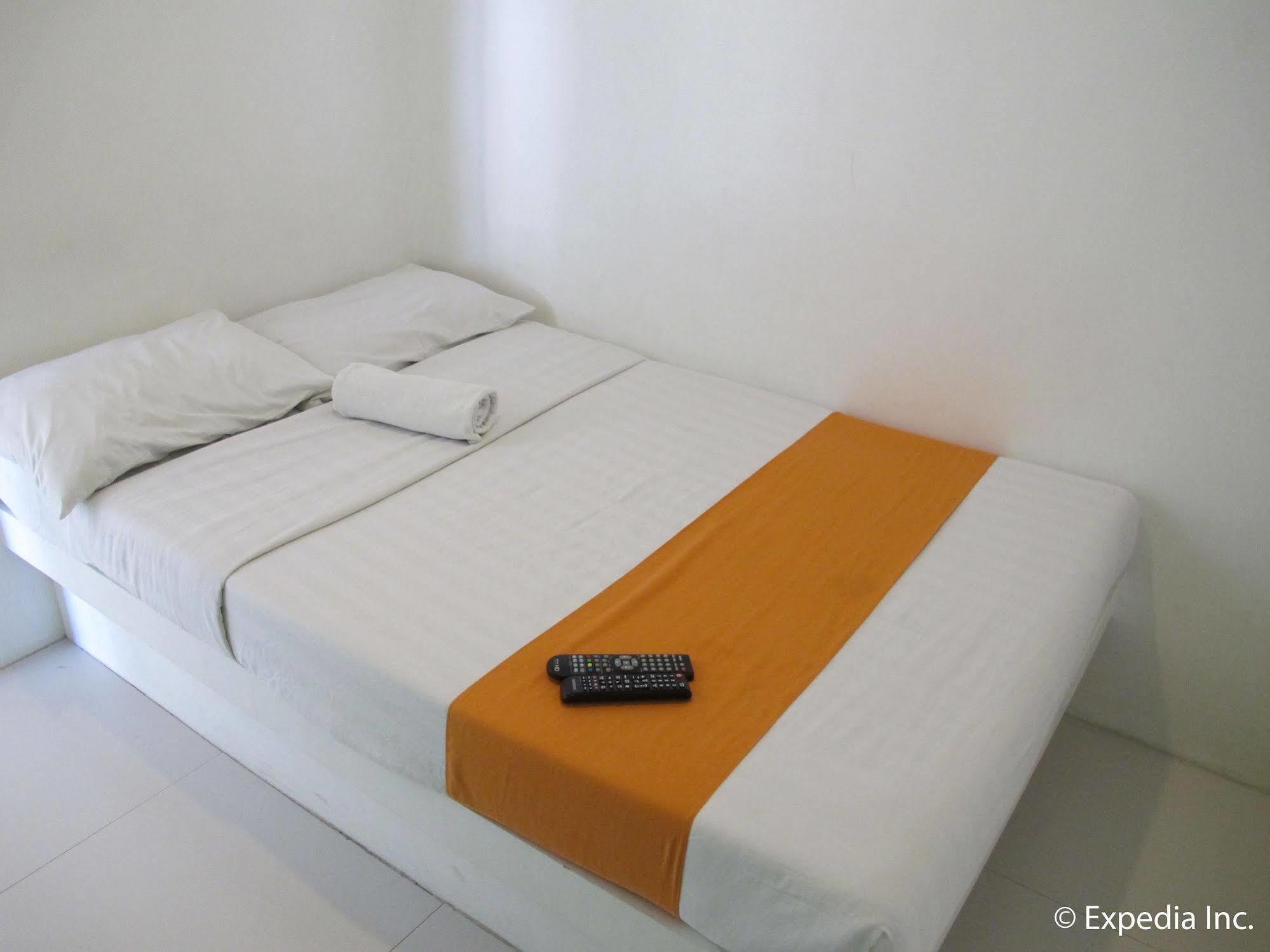 Islands Stay Hotels - Uptown Cebu Zewnętrze zdjęcie