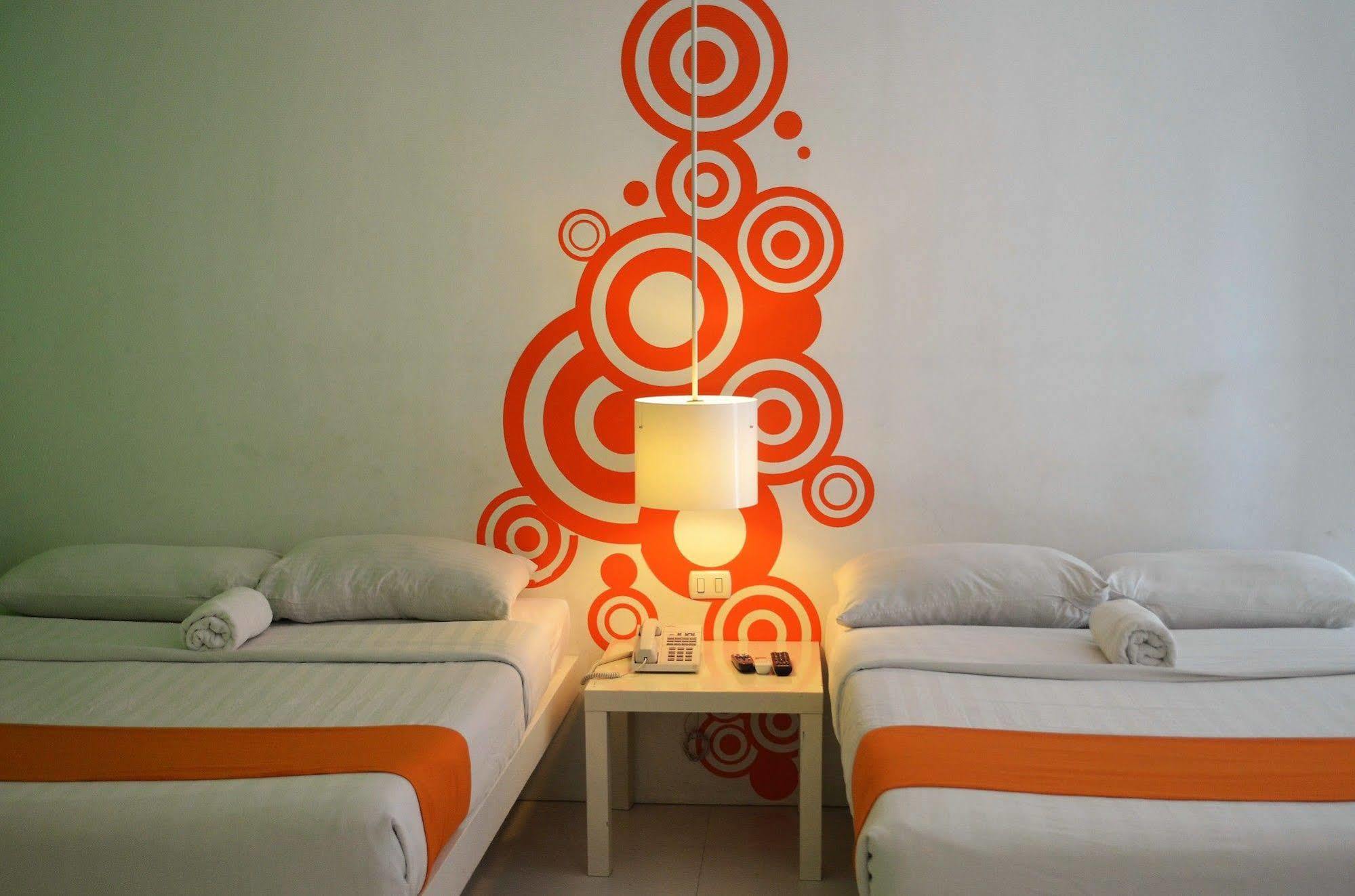Islands Stay Hotels - Uptown Cebu Zewnętrze zdjęcie
